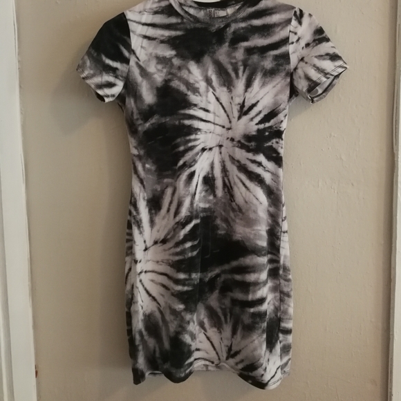 Divided Dresses & Skirts - 3 for $30 Bw tie dye stretchy bodycon tshirt dress